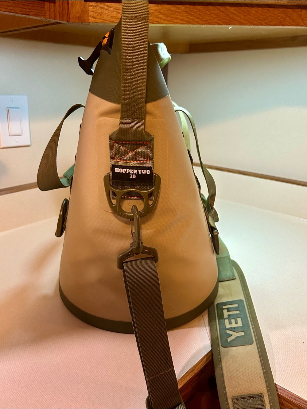 YETI Hopper Two 30 in field tan and blaze orange - Picture 3 of 6